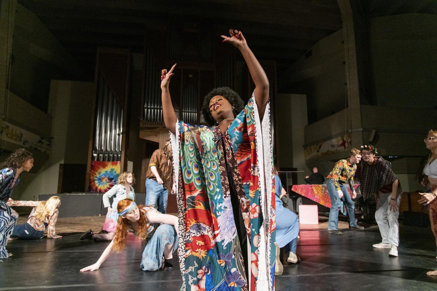 Students performing in the musical theatre production of ?头发.?